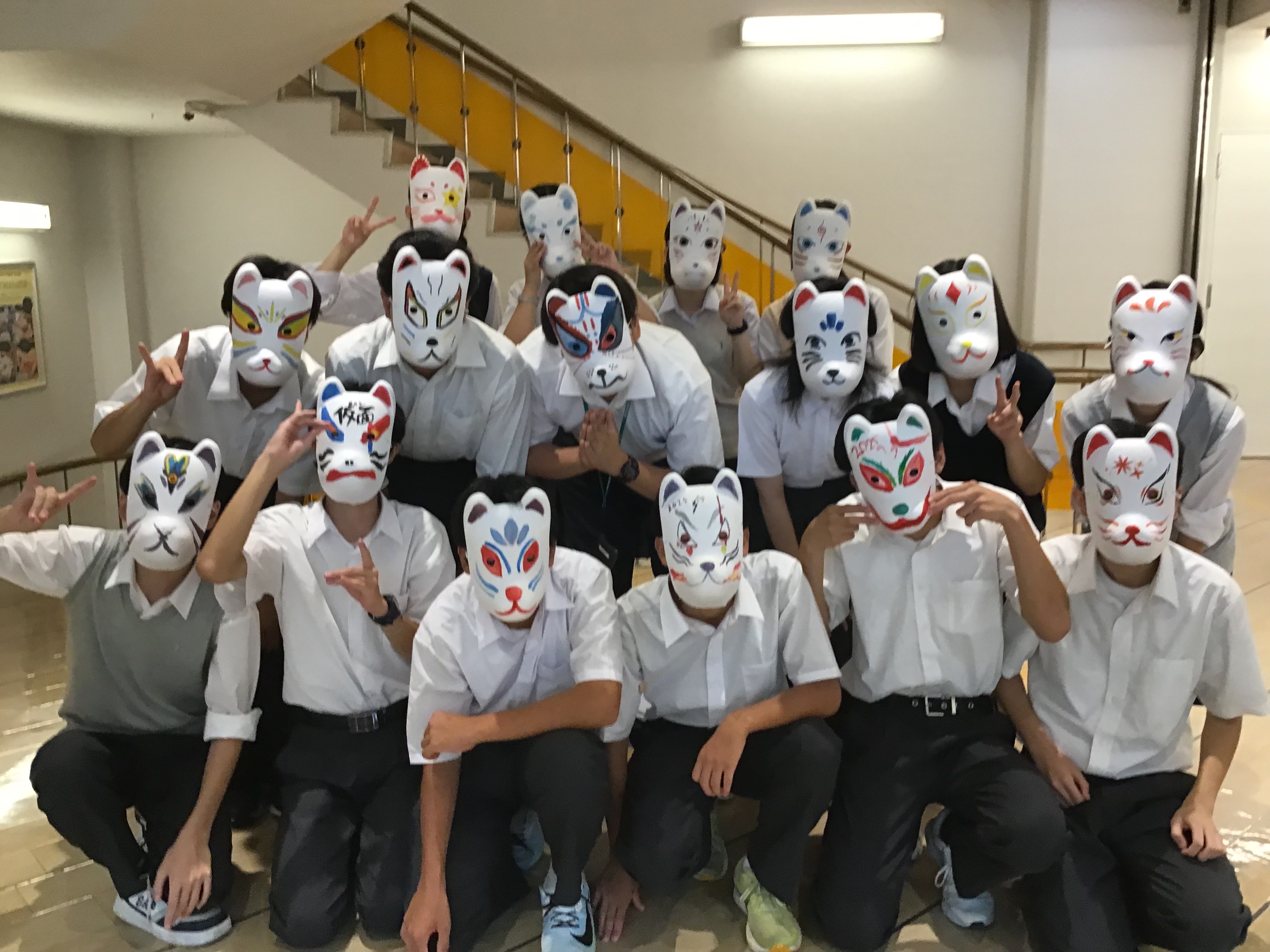 修学旅行で絵付け体験 | あかね屋 | 京焼・清水焼 〜 伝統工芸体験と京